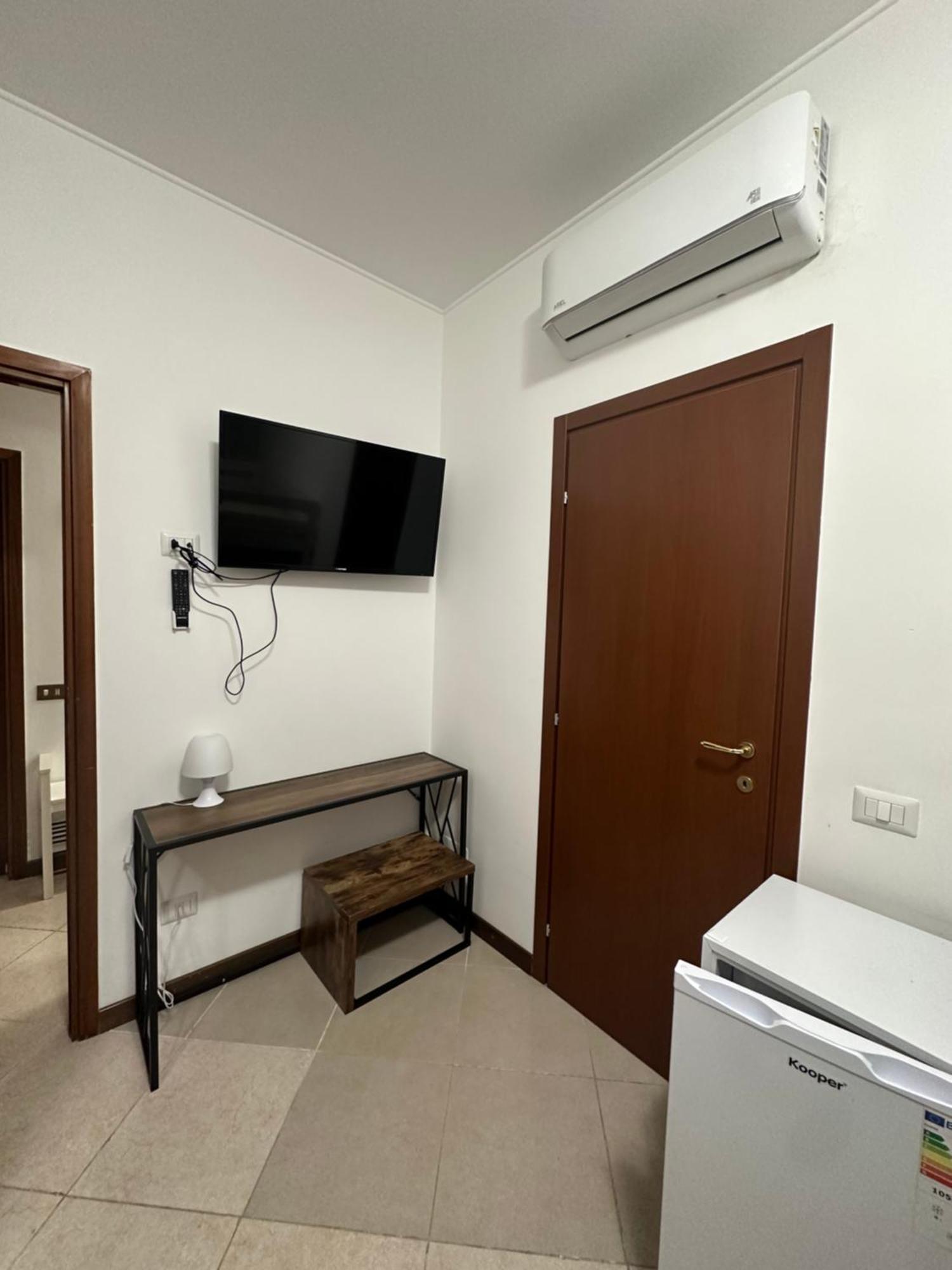 Gigli, Rooms Con Cucina In Comune E Terrazza Milan Exterior photo
