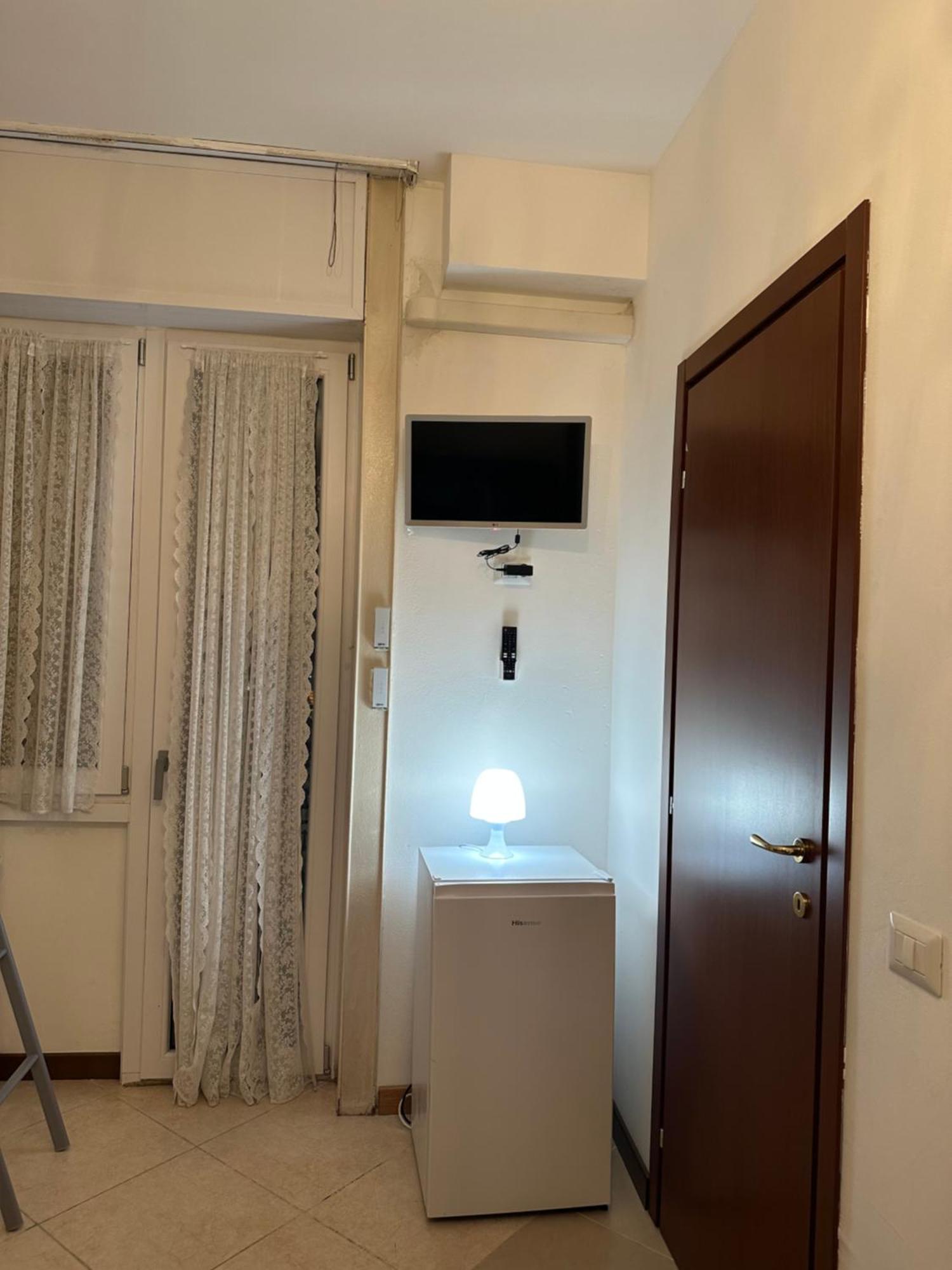 Gigli, Rooms Con Cucina In Comune E Terrazza Milan Exterior photo